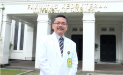 Dekan Fakultas Kedokteran UI yang juga Guru Besar Ilmu Penyakit Dalam, Ari Fahrial Syam. (Courtesy: ui.ac.id)