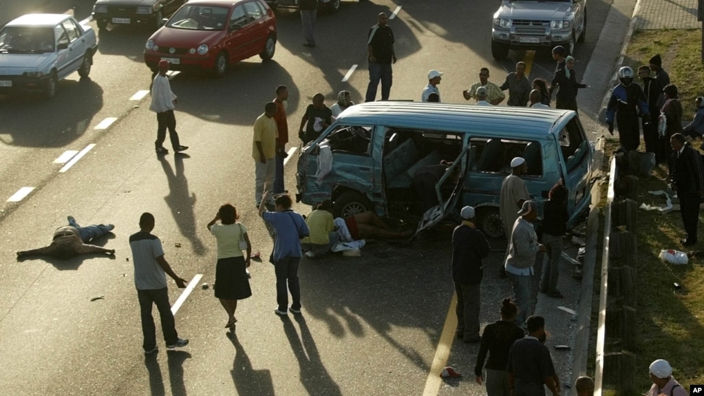 Résultat de recherche d'images pour "afrique du sud, accident de circulation"