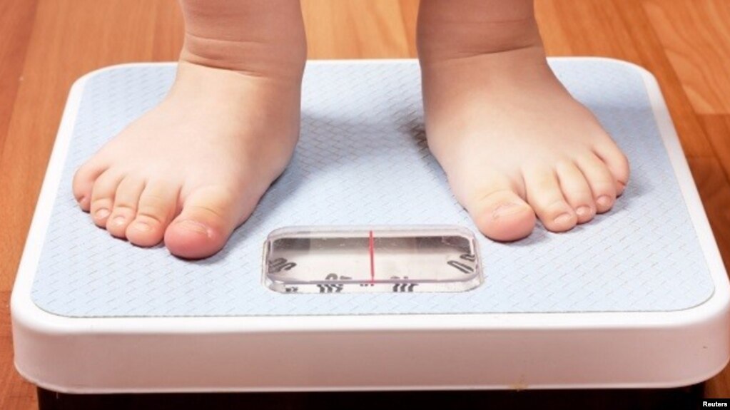 Më shumë se gjysma e popullsisë globale, mbi peshë ose obeze deri në vitin 2035