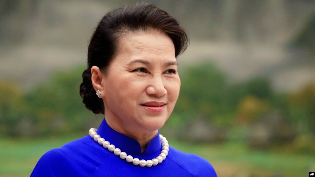 Đây là lần thứ hai chính thể Việt Nam cử một ủy viên bộ chính trị trong ‘tam trụ’ đi ‘diện kiến’ Bắc Kinh kể từ khi Nguyễn Phú Trọng có vẻ vẫn chưa thể thoát khỏi hoàn toàn cơn bạo bệnh.