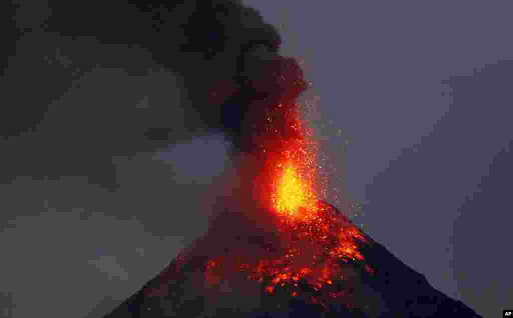 تصویری از کوه آتشفشان در مانیل فیلیپین