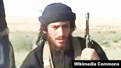 Abou Mohammed al-Adnani, le principal porte-parole de l'Etat islamique, recherché par les Etats-Unis qui sont prêts à payer des millions pour le retrouver (Wikipedia Commons)