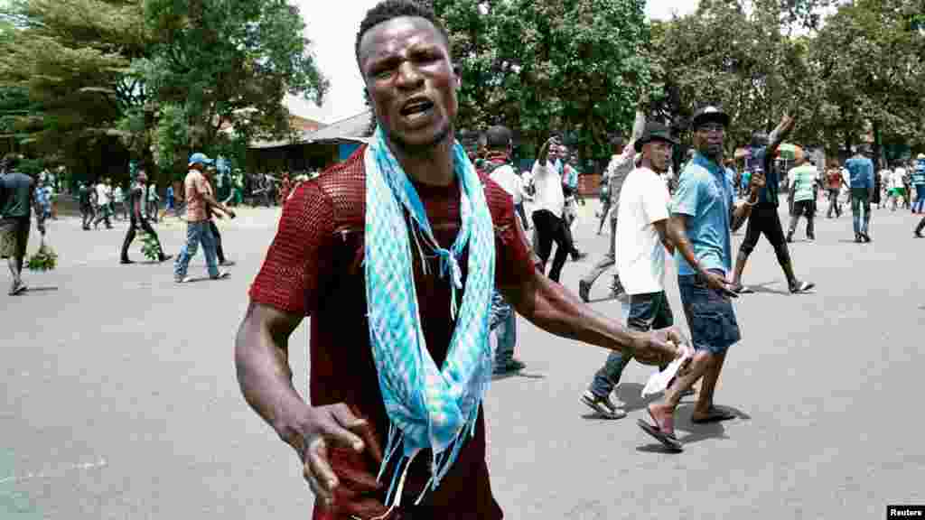 Réaction d&#39;un membre de l&#39;opposition lors d&#39;une manifestation à Kinshasa, le 19 septembre 2016.