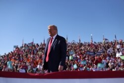 Предвыборный митинг Дональда Трампа в Гудиере, штат Аризона, 27 октября 2020 года
