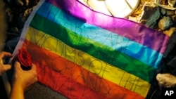 Podrška LGBT zajednici posle napada u Orlandu