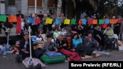 Protest majki ispred Skupštine Crne Gore