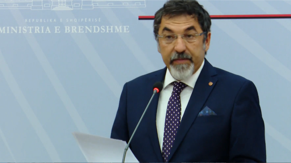 Ngjarja në Velipoje e aksidentet rrugore, reagon ministri Çuçi