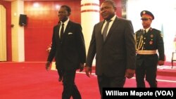 Teodoro Obiang e Filipe Nyusi à chegada ao Parlamento, Maputo