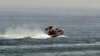 پنتاگون خبر داد: مزاحمت قایق‌های تندروی ایران برای ناوشکن آمریکایی در نزدیکی تنگه هرمز