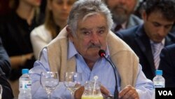 El presidente de Uruguay, José Mujica es un ex guerrillero, pero su gobierno ha mantenido una democracia estable, aunque algunos temen que el país pueda buscar alianzas con Venezuela o Irán.