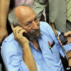 Egyptian-American academic, political opposition and human rights activist Saad Eddin Ibrahim, arrives at Cairo airpor, 04 Aug 2010, despite an outstanding prison sentence against him for defaming Egypt and spending three years in exile