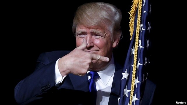 Donald Trump dijo que no ganó nada por su promesa de lealtad, que prometió no revertir.