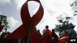 'AIDS Doğu Avrupa ve Güney Asya'da Korkutucu Hızla Yayılıyor'