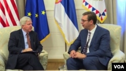 Predsednik Srbije Aleksandar Vučić i ambasador SAD u Srbiji Kajl Skot