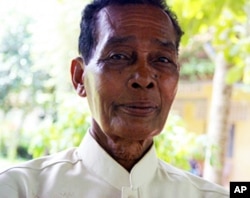 Acha Thun Sovath, the current leader of the temple, was a young monk at Wat Samruong Knong when the Khmer Rouge came in 1975. He says the learning centre is essential for the next generation to understand what happened.