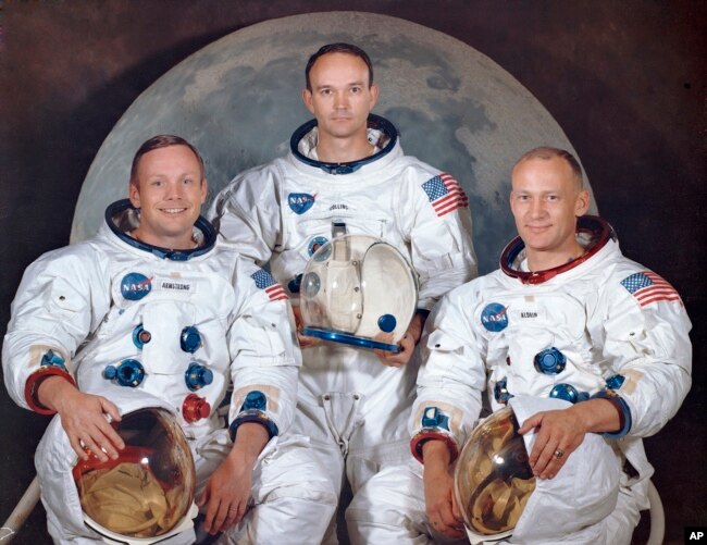 Soldan sağa, Neil Armstrong, Michael Collins, Edwin E. "Buzz" Aldrin