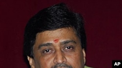 Maharashtra state Chief Minister Ashok Chavan looks on during a press conference at his residence after submitting his resignation, in Mumbai, India, 9 Nov 2010.