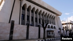 아랍에미리트(UAE)가 27일 시리아 주재 대사관을 다시 열였다. 