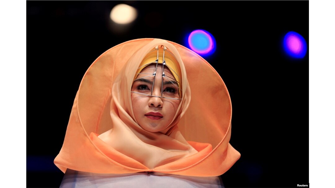 Indoneziya moda sahnalarida