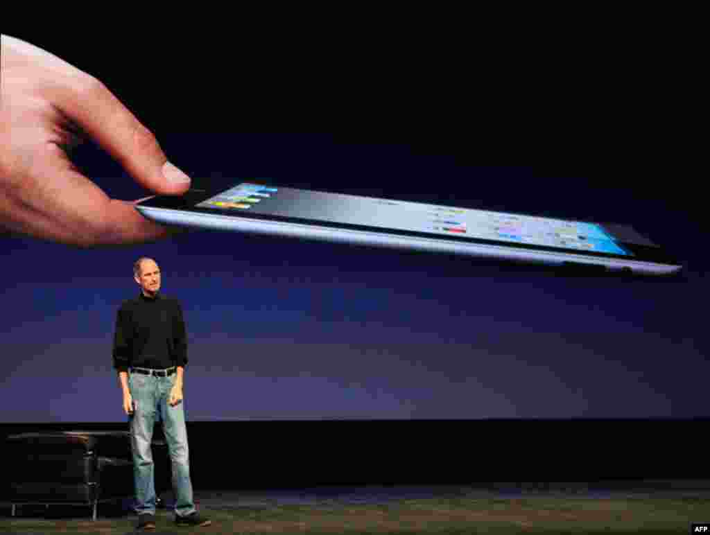 AppleCEO Steve Jobs introduces the iPad 2 on stage during an Apple event in San Francisco, California. (Reuters/Beck Diefenbach)