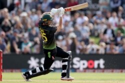 مارکس اسٹونس 78، جوش فلپس 45 اور ڈینئل سیم نے 41 رنز کی شاندار اننگز کھیلی۔