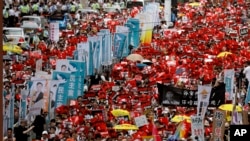 Stotine hiljada ljudi na ulicama Hong Konga 