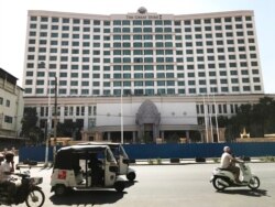 Phnom Penh's former Intercontinental Hotel, which was recently renamed to Great Duke Phnom Penh Hotel, on December 30, 2019. (Kann Vicheika/VOA Khmer)