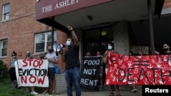 Акция протеста против выселения арендаторов жилья в штате Мэриленд.