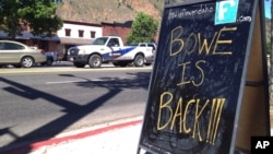 A sign celebrating the release from captivity of Sgt. Bowe Bergdahl stands on a street in the soldier's hometown of Hailey, Idaho, June 4, 2014. 