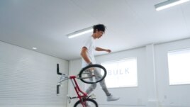 Takahiro Ikeda, 31, breaks the new Guinness World Record for 