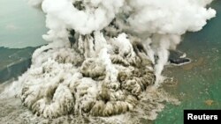 Núi lửa Anak Krakatau phun trào ở Indonesia, 23/12/2018