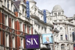 The Lyric Theatre dan The Apollo Theatre di Shaftesbury Avenue, di London, Inggris, 15 Maret 2021. (Foto: REUTERS/Henry Nicholls)