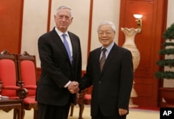 Trong cuộc gặp với TBT Nguyễn Phú Trọng hôm 25/1, Bộ trưởng Mattis cho biết tàu sân bay Mỹ sẽ cập cảng Việt Nam vào tháng 3.