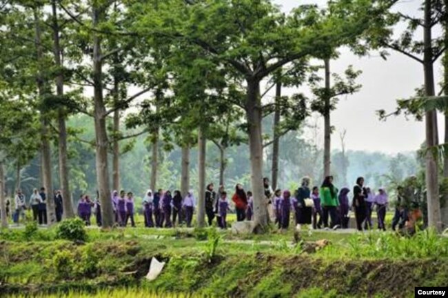Kegiatan Backpacker Teaching saat menyambangi SDN 2 Jatiharjo, Grobogan, Jawa Tengah pada 6-15 Desember 2019. Foto: dokumentasi Backpacker Teaching