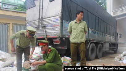 Nhà chức trách ở Thanh Hóa thu giữ 2,7 tấn ngà voi vận chuyển lậu, 9/7/2017