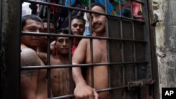 Legisladores salvadoreños piden al gobierno prepararse para posibles deportaciones masivas de pandilleros de EE.UU.