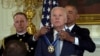 Phó Tổng thống Biden được tặng Huân chương Tự Do