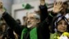 میرحسین موسوی و حامیانش می گویند دولت در آن انتخابات تقلب کرد. 