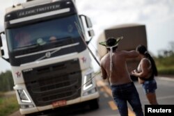 Indigenous people of the Nambikwara tribe block the BR-364 highway near Campo Novo do Parecis, Brazil, April 24, 2018.