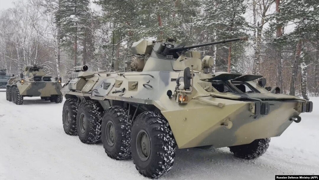 په دې تصویر کې د روس جوړ بکتبر بند موتړې لیدل کېږي.د تېرو دریو لسیزو راهسې د مرکزي اېشیا د وسلې په بازار د روس غلبه وه خو اوس د نورو ملکونو په شمول ټرکي، چین او امریکا هم دغه بازار ته ور داخل شوي دي.