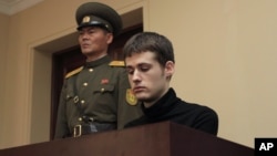 Matthew Miller, durante su juicio en Pyongyang, Corea del Norte.