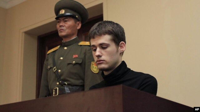 Pemuda AS, Matthew Miller, saat hadir dalam sidang pengadilan di Pyongyang, Minggu (14/9).