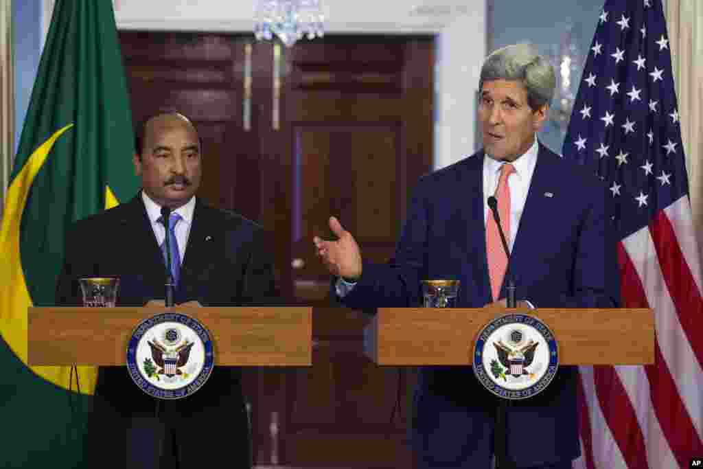 Madaxweynaha Mauritanian Mohamed Ould Abdel Aziz iyo Xoghayaha arrimaha dibedda Maraykanka, John Kerry.