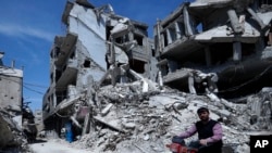 叙利亚杜马疑似受到化学武器攻击处的废墟(2018年4月16日)