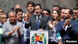 Le leader de l'opposition Juan Guaidó, dans une conférence de presse à Caracas, Venezuela, le 25 janvier 2019. REUTERS/Carlos Garcia Rawlins