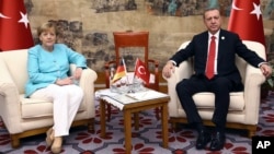 Almanya Başbakanı Angela Merkel ve Cumhurbaşkanı Recep Tayyip Erdoğan bir telefon görüşmesi gerçekleştirdi.