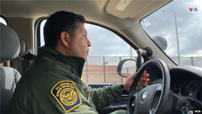 Para el agente de la Patrulla Fronteriza Mario Escalante, la presencia del ejército en la zona de Socorro, Texas, ha sido beneficiosa en la lucha contra la inmigración ilegal.