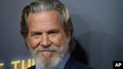 Cast member Jeff Bridges arrives at the Los Angeles premiere of "Bad Times at the El Royale" at TCL Chinese Theatre, Sept. 22, 2018.