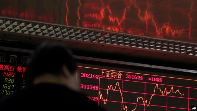 中国股市因新型冠状病毒肺炎而推迟开市。中国金融公司正在紧急筹备股市的重新开市。资料照。