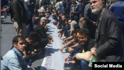 سفره خالی کارگران معترض شرکت آذرآب اراک - آرشیو